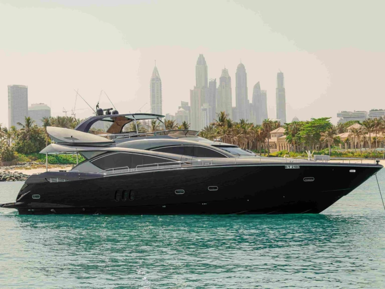 Pronájem lodi Dubai Marina lákavé ceny Yacht 82