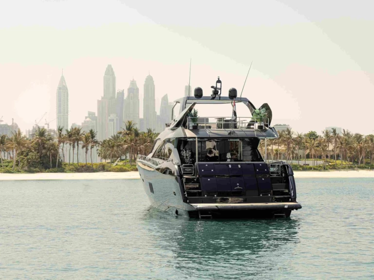 Pronájem Jachta Sunseeker s licencí