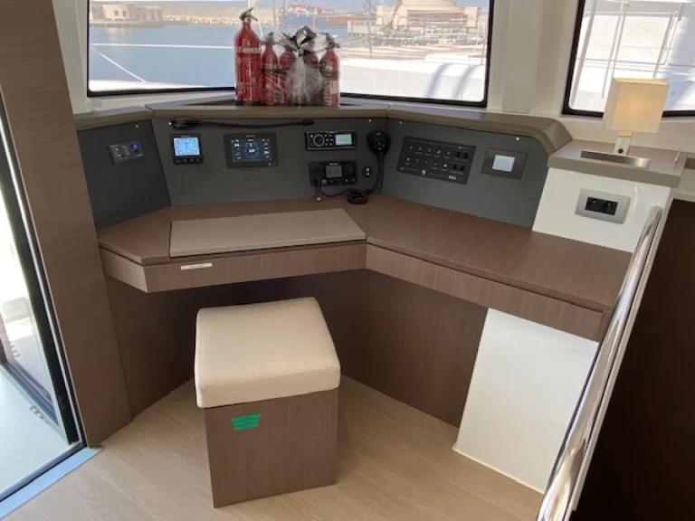 Pronájem Katamarán Bali s licencí