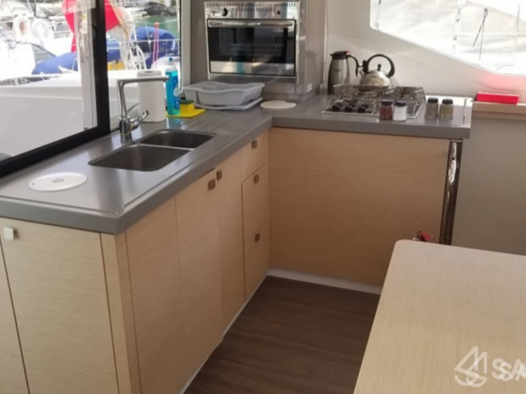 Pronájem jachty v Roses -Fountaine Pajot Lucia 40 na Samboatu