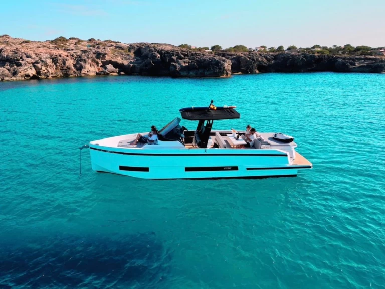 Pronajmout Motorová loď se skipperem či ne De Antonio v Mahon