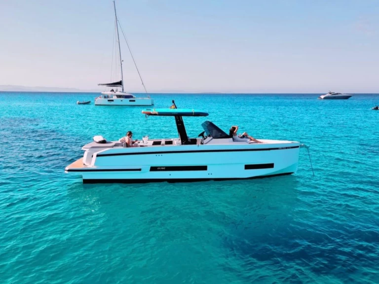 De Antonio De Antonio D32 jednotlivci a charterové společnosti v Mahon