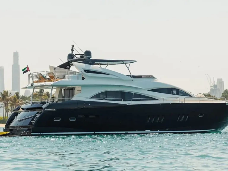 Sunseeker Yacht 90 jednotlivci a charterové společnosti v Dubai Marina
