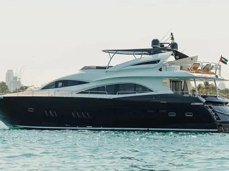 Pronájem lodi Dubai Marina lákavé ceny Yacht 90