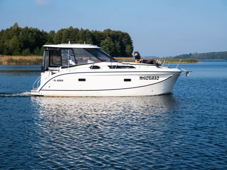 Pronájem Říční loď v Ogonki -Futura 860