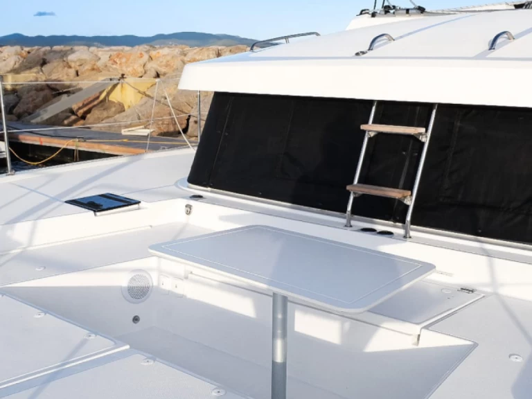 Pronajmout si 15 BALI 3.8 CATSMART v Ajaccio