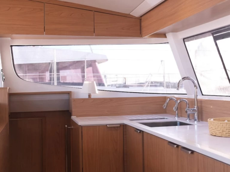 Pronájem lodi Ajaccio lákavé ceny BALI 3.8 CATSMART