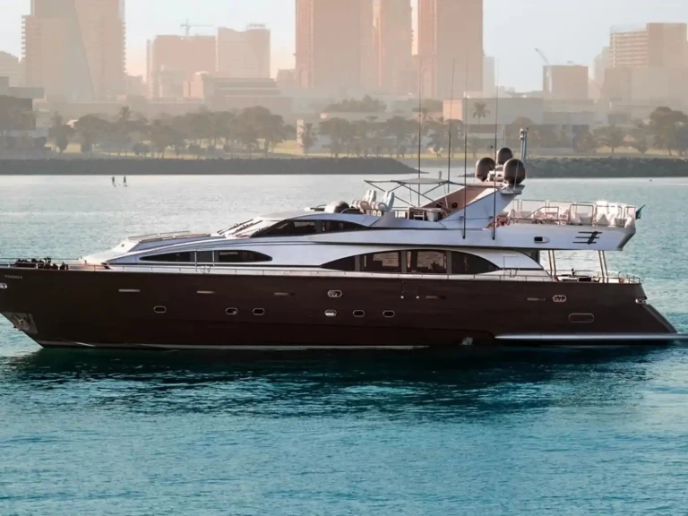 Pronájem lodi Azimut Azimut 100  v Dubai Marina na Samboatu