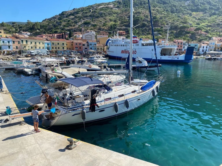 Plachetnice k pronájmu v San Lorenzo al Mare za nejlepší cenu