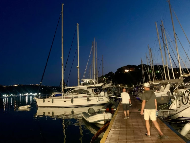 Pronájem jachty v San Lorenzo al Mare -Bavaria Bavaria 42 Cruiser na Samboatu