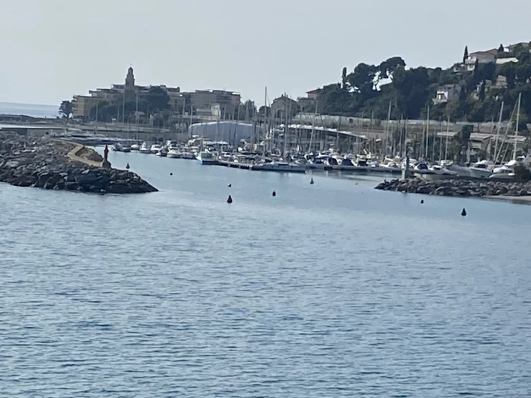 Pronajmout si Bavaria Bavaria 42 Cruiser v San Lorenzo al Mare