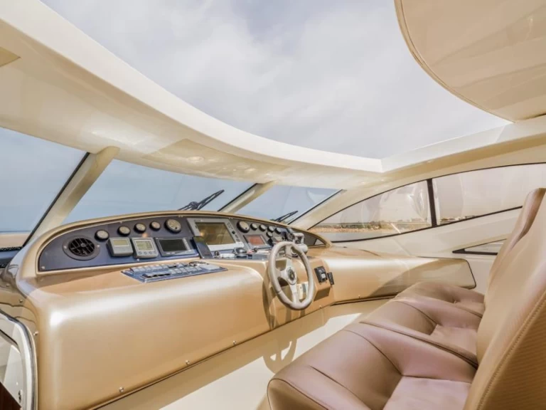 Astondoa Astondoa 53 HT jednotlivci a charterové společnosti v Parikia