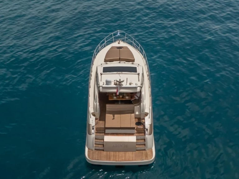 Motorová loď k pronájmu v Parikia za nejlepší cenu