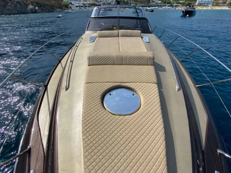 Pronajmout Jachta se skipperem či ne Princess v Mykonos (City)