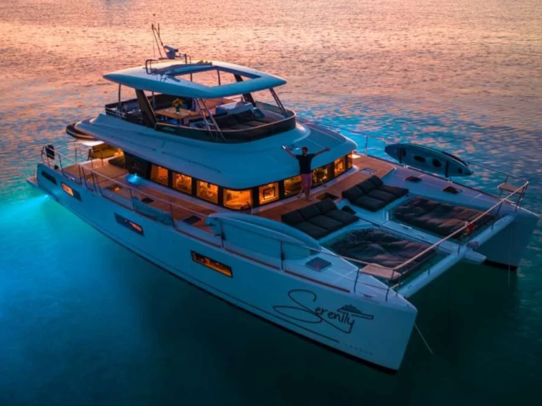 Lagoon SERENITY VII jednotlivci a charterové společnosti v Nassau