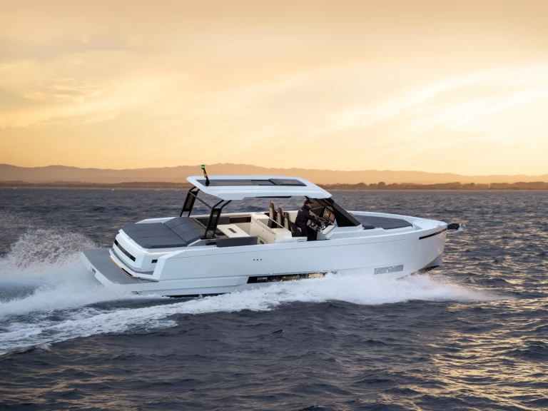 Motorová loď k pronájmu v Donji Seget za nejlepší cenu