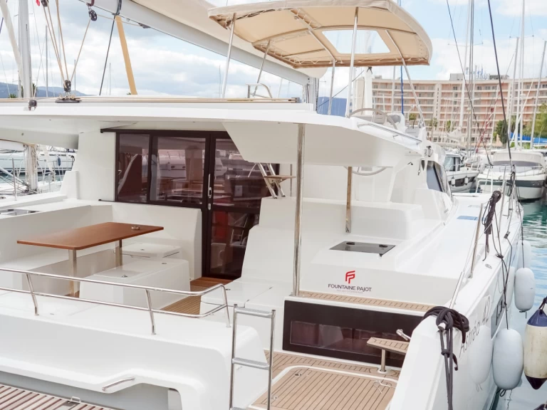 Pronájem Katamarán v Furnari -Fountaine Pajot Astrea 42