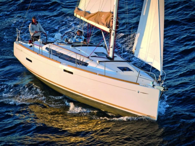 Pronájem lodi Flensburg lákavé ceny Sun Odyssey 389