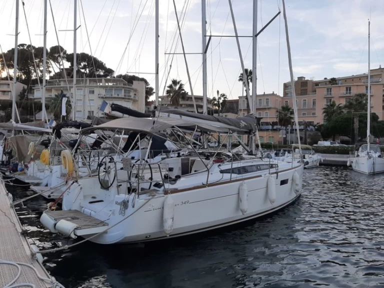 Pronájem lodi Jeanneau Sun Odyssey 349 v Toulon na Samboatu