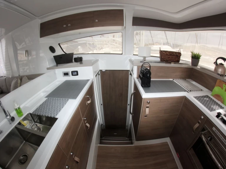 Katamarán k pronájmu v Nikiána za nejlepší cenu