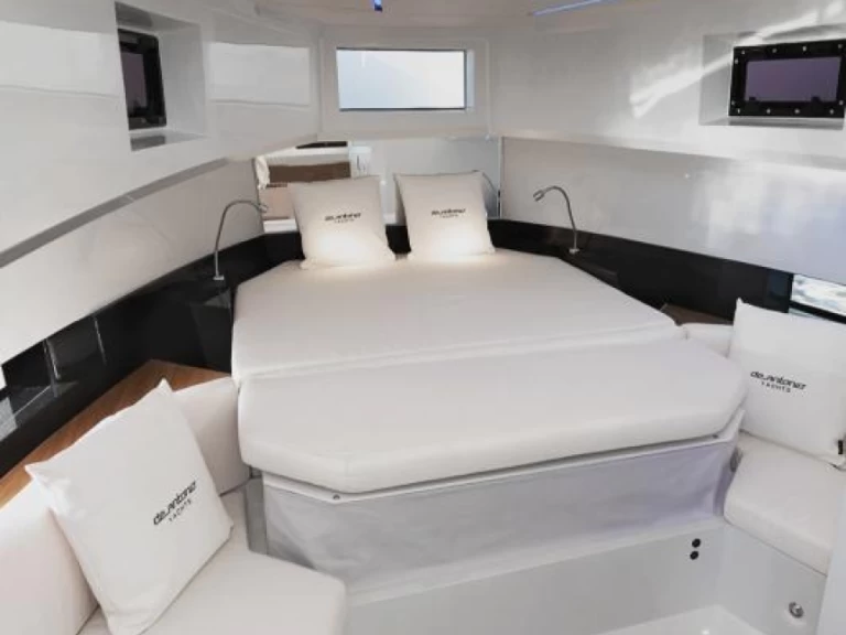 Pronajmout Motorová loď se skipperem či ne De Antonio v Donji Seget