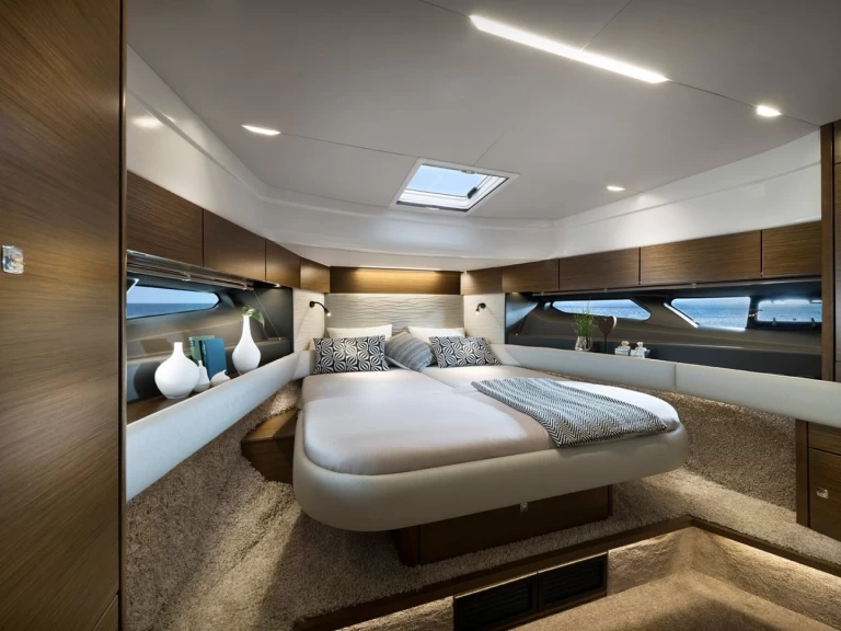 Bavaria Bavaria R55 jednotlivci a charterové společnosti v Donji Seget