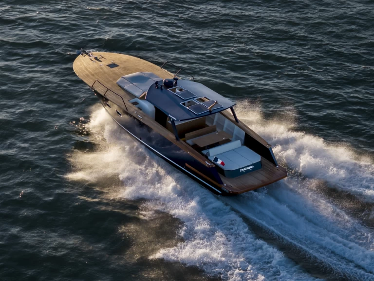 Pronájem Motorová loď Dubourdieu s licencí