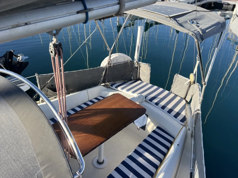 Pronájem jachty v Sète -Jeanneau Sangria na Samboatu