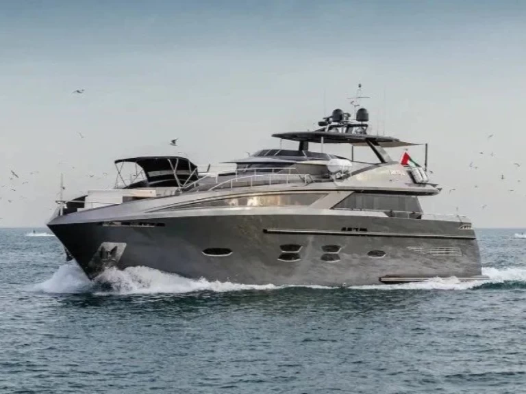 Pronajmout si lOGOS 115 v Dubai Marina