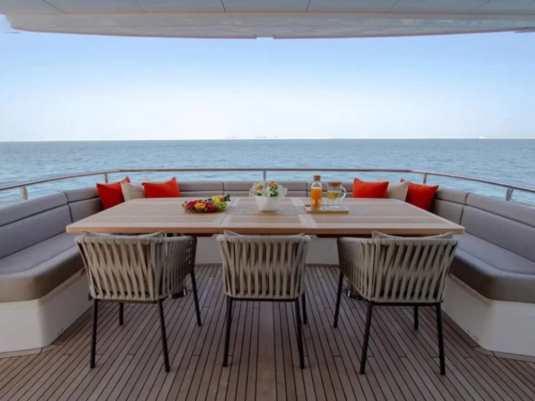 Sunseeker 116 jednotlivci a charterové společnosti v Dubai Marina