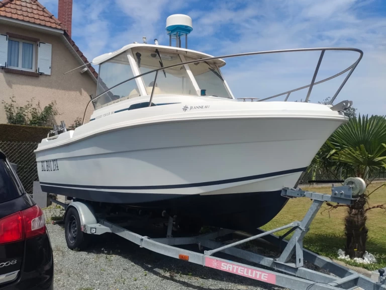 Jeanneau Merry Fisher 580 HB jednotlivci a charterové společnosti v Francie