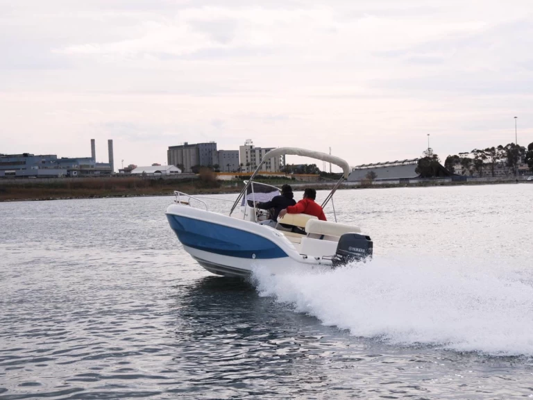 Pronájem lodi Sirmione lákavé ceny Marine 18