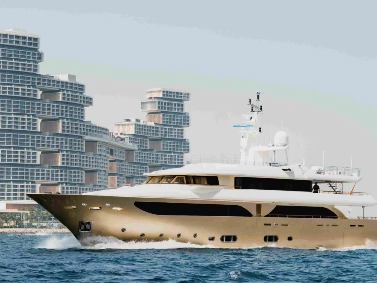 Pronájem lodi Crn 150 v Dubai Marina na Samboatu