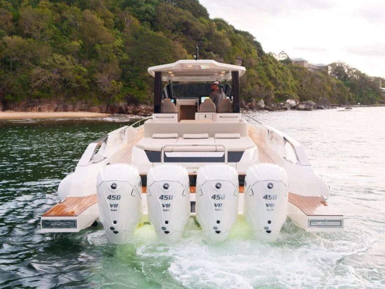 Capelli STRADIVARI 52 jednotlivci a charterové společnosti v Marine de Sant'Ambrogio