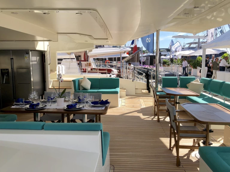 Pronajmout si  Serenity 64 LUXE v Port d'Andratx