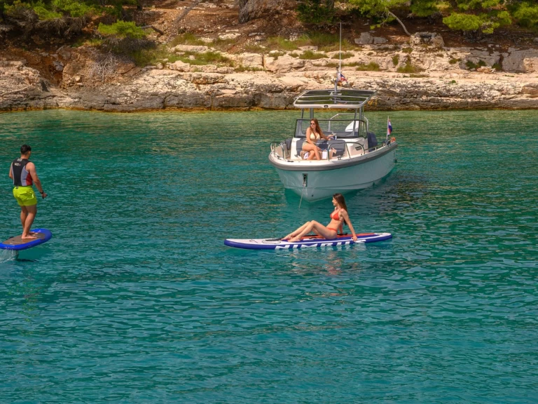 Pronajmout si  Nimbus T9 v Trogir