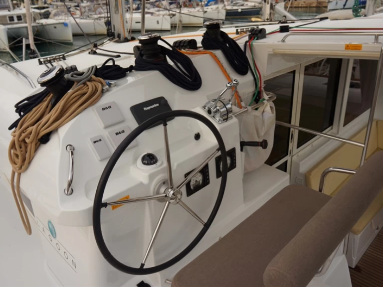 Pronajmout Katamarán se skipperem či ne Lagoon v Gouvia