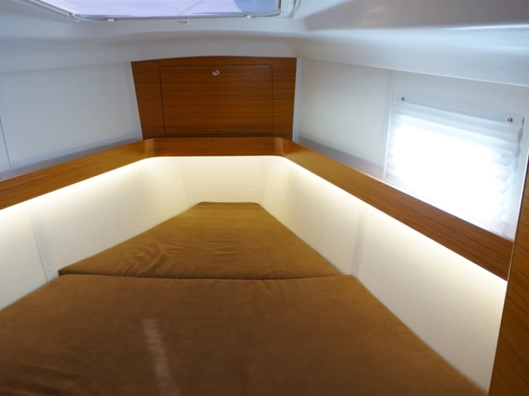 Pronájem Plachetnice Elan s licencí