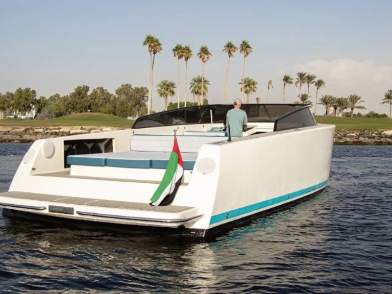 Pronájem Jachta VanDutch s licencí