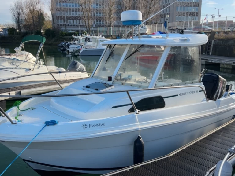 Jeanneau Merry Fisher 580 HB jednotlivci a charterové společnosti v Francie