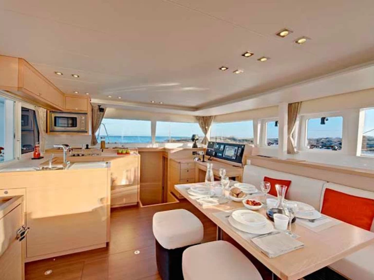 Pronajmout Katamarán se skipperem či ne Lagoon v Vlychada