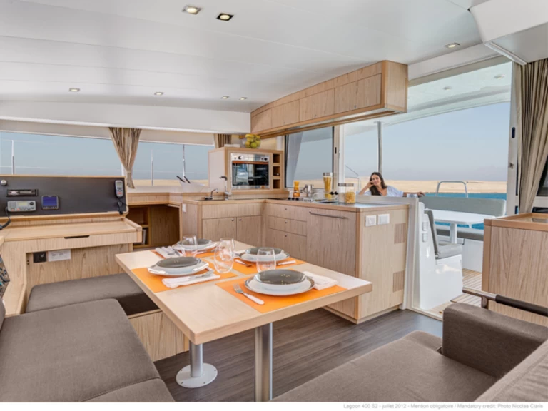 Lagoon Lagoon 400 S2 jednotlivci a charterové společnosti v Trogir