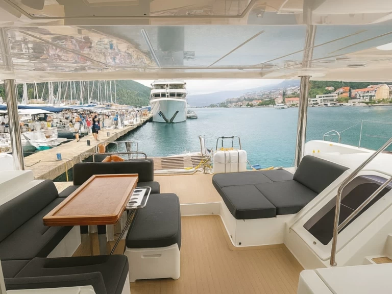 Katamarán k pronájmu v Volos za nejlepší cenu