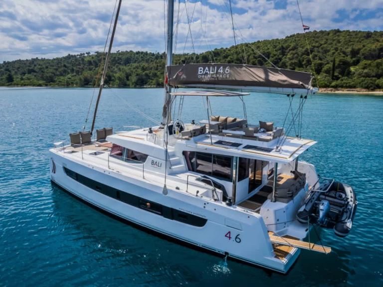Pronájem lodi Bali Bali 4.6 v Hyeres na Samboatu