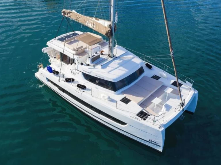 Pronájem jachty v Port Cogolin -Bali BALI CATSPACE  na Samboatu