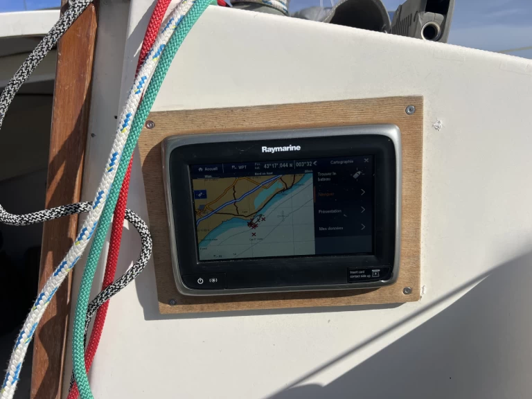 Jeanneau Sangria jednotlivci a charterové společnosti v Francie