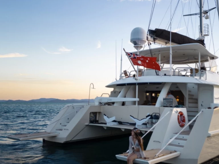Pronajmout si suncost Custom Expedition Yacht v Airlie Beach