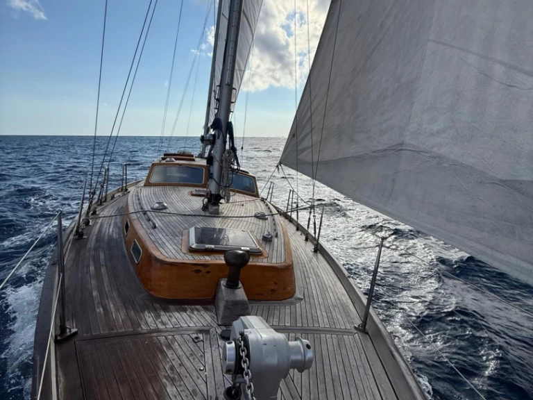 Pronajmout Plachetnice se skipperem či ne Vindö v Marseille