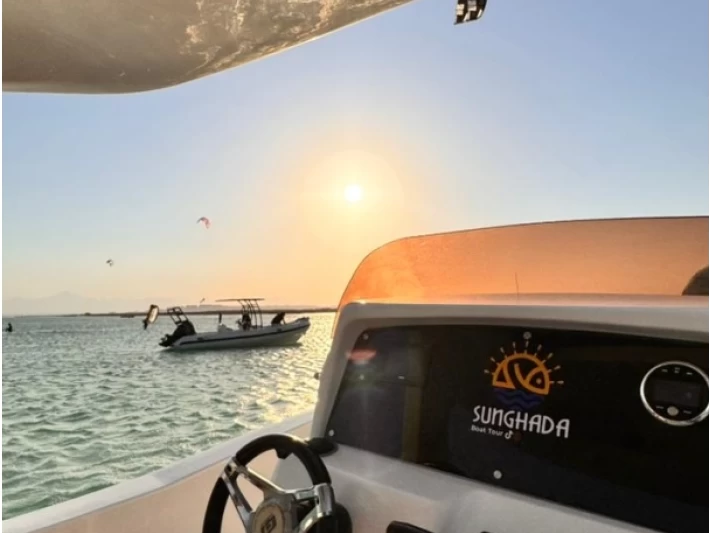 Pronajmout si Master Master 996 v Hurghada