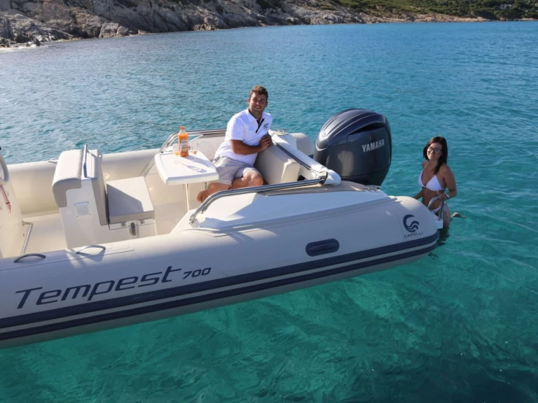 Pronájem Polotuhá loď v Marine de Sant'Ambrogio -Capelli Tempest 700 luxe 